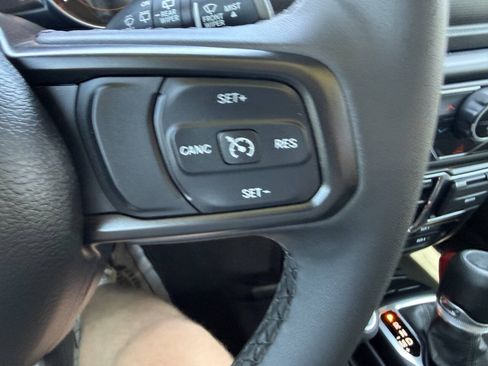 Used 2023 Jeep Wrangler Unlimited Sport AWD/4WD image 33