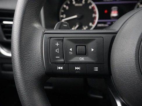 Used 2024 Nissan Rogue SV image 37