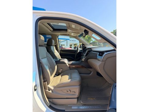 Used 2017 Chevrolet Suburban Premier image 20