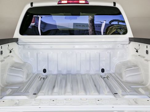 New 2025 Nissan Frontier SV image 12