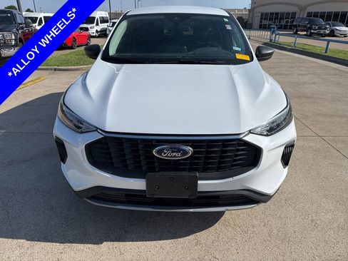 Used 2023 Ford Escape Active FWD image 2