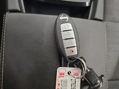 Used 2021 Nissan Rogue SV FWD image 25