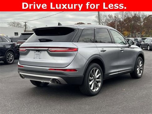 Used 2022 Lincoln Corsair AWD w/ Premium Package image 6