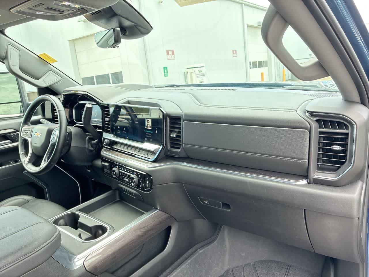 Used 2024 Chevrolet Silverado 2500 LTZ w/ LTZ Plus Package AWD/4WD image 29
