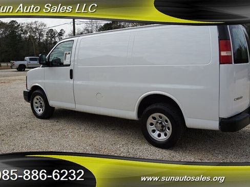 Used 2010 Chevrolet Express 1500 image 8