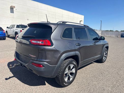 Used 2016 Jeep Cherokee Trailhawk w/ Leather Interior Group AWD/4WD image 5