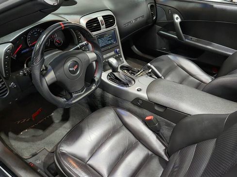 Used 2006 Chevrolet Corvette Convertible w/ Preferred Equipment Group RWD image 25