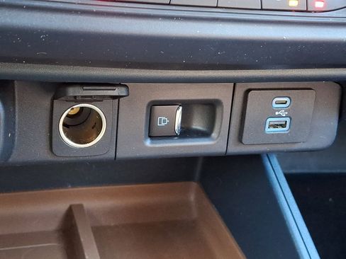 Used 2022 Ford Maverick Lariat w/ Lariat Luxury Package image 31