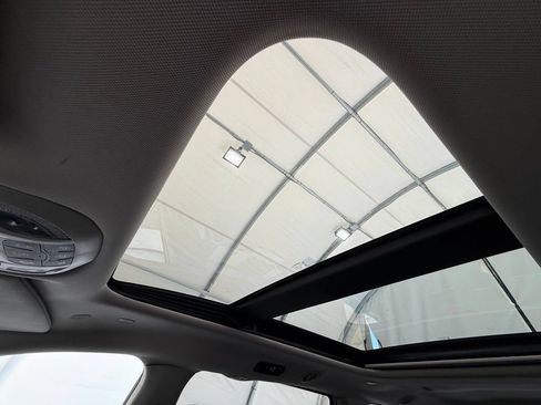 Used 2023 Chrysler Pacifica Limited FWD image 47