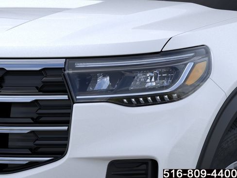 Used 2025 Ford Explorer Active AWD/4WD image 19