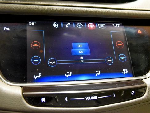 Used 2017 Cadillac XT5 Luxury w/ Driver Awareness Package image 21