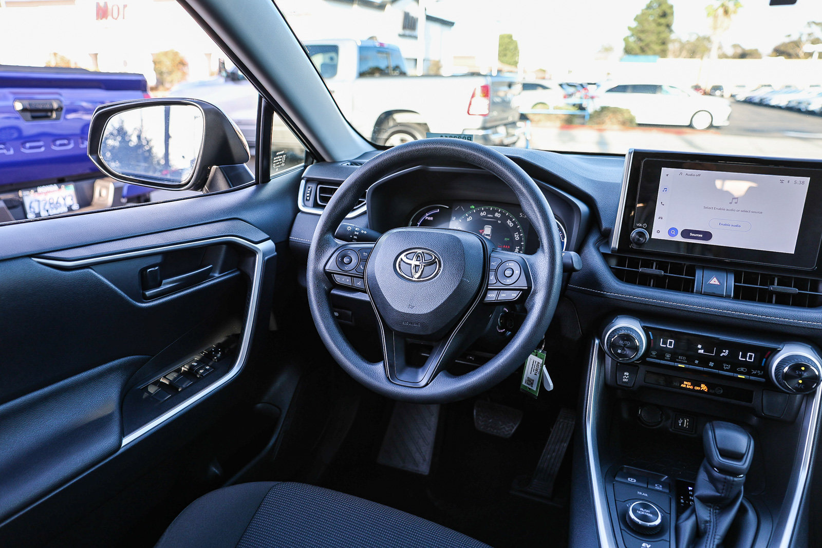 Used 2025 Toyota RAV4 LE AWD/4WD image 5