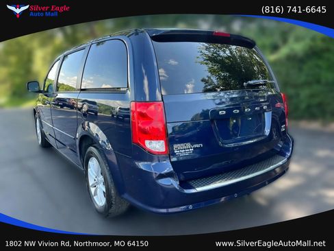 Used 2014 Dodge Grand Caravan SXT w/ Rear Park Assist Package FWD image 3