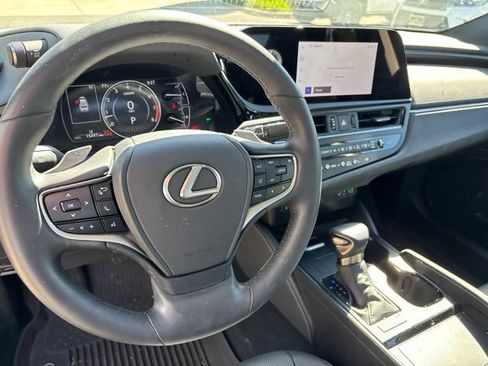 Used 2024 Lexus ES 350 w/ Premium Package FWD image 10