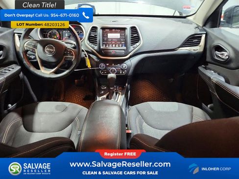 Used 2016 Jeep Cherokee Latitude w/ Cold Weather Group AWD/4WD image 11