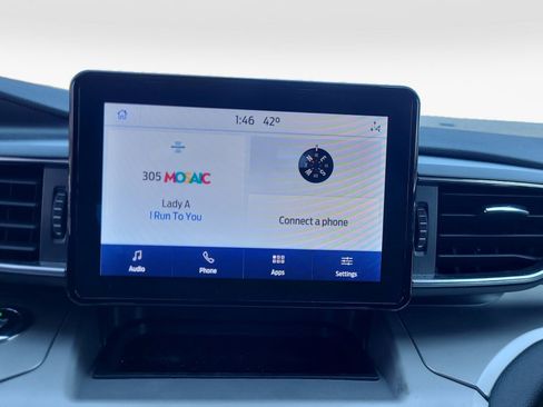 Used 2021 Ford Explorer XLT w/ Equipment Group 202A image 19