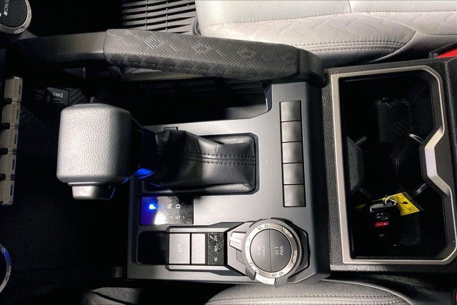 Certified 2025 Toyota Tacoma SR5 AWD/4WD image 43