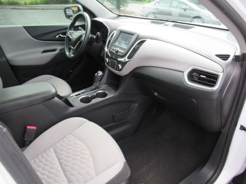 Used 2018 Chevrolet Equinox LT FWD image 11