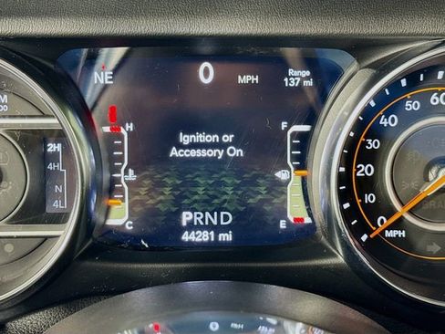 Used 2020 Jeep Wrangler Unlimited Sahara AWD/4WD image 15