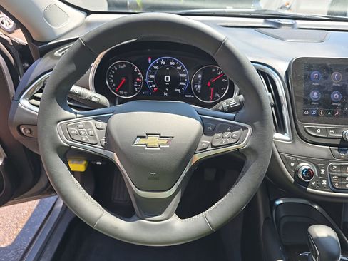Used 2023 Chevrolet Malibu LT FWD image 17