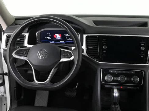 Used 2022 Volkswagen Atlas SE w/ Panoramic Sunroof Package image 3