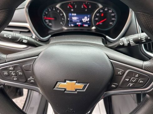 Used 2022 Chevrolet Equinox LT image 19