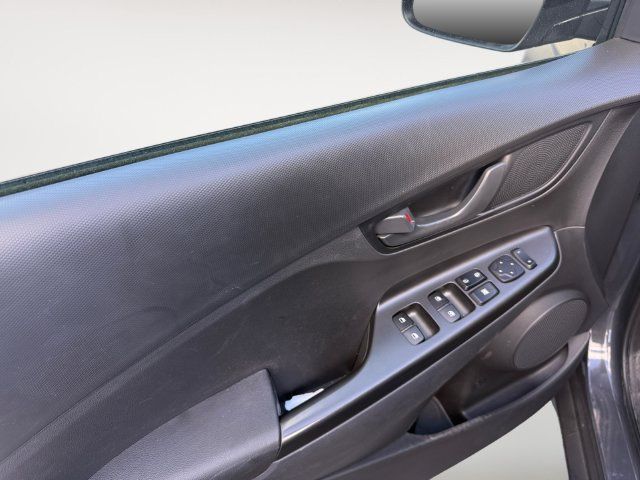 Certified 2023 Hyundai Kona SEL AWD/4WD image 10