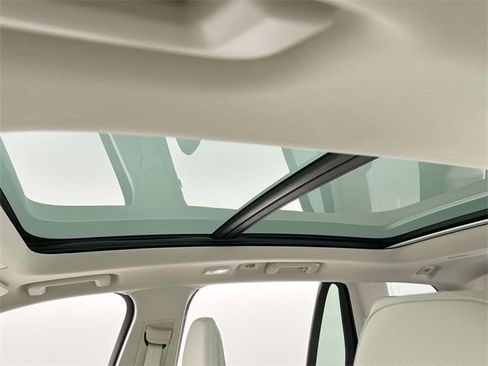 Certified 2025 Volvo XC90 B6 Plus w/ Protection Package Premier image 22