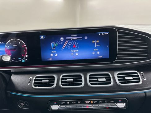 Used 2025 Mercedes-Benz GLS 450 4MATIC image 40