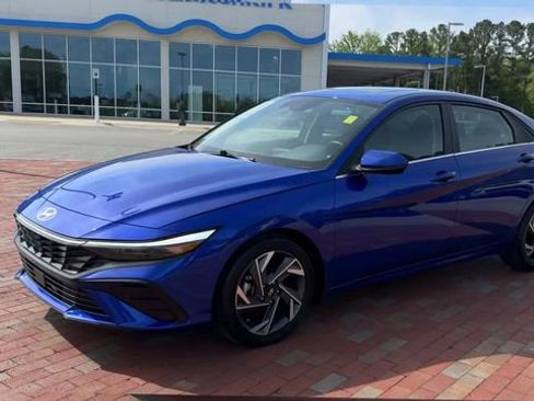 Used 2024 Hyundai Elantra SEL w/ Convenience Package FWD image 7