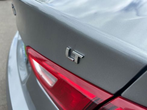 Used 2023 Chevrolet Malibu LT FWD image 34