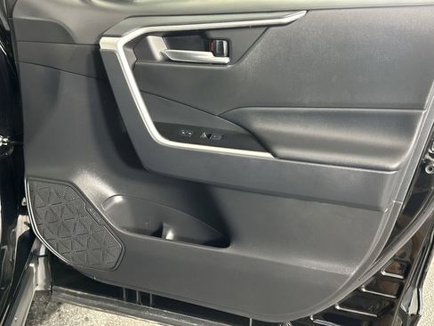 Used 2025 Toyota RAV4 XLE image 34