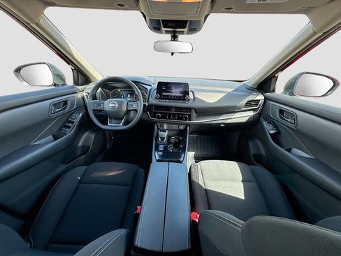 Used 2025 Nissan Rogue S image 13