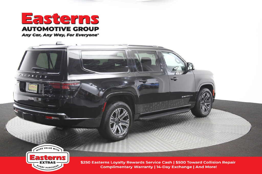 Used 2024 Jeep Wagoneer L Series II w/ Flexible Seating Group AWD/4WD image 46