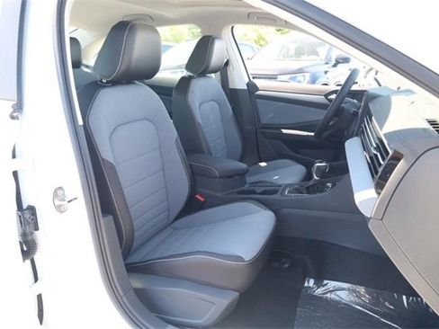 New 2025 Volkswagen Jetta SE image 24