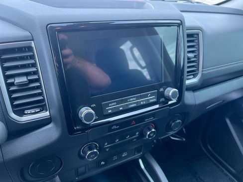 Used 2024 Nissan Frontier SV w/ Technology Package RWD image 25