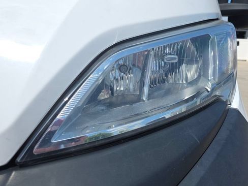 Used 2023 RAM ProMaster 2500 FWD image 9