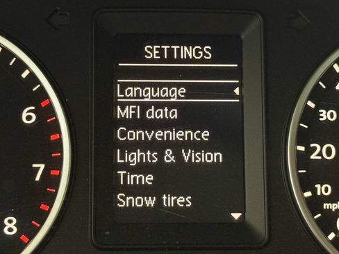 Used 2013 Volkswagen Tiguan SE FWD image 64