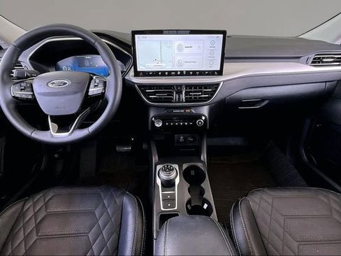 Used 2023 Ford Escape Platinum w/ Premium Technology Package AWD/4WD image 7