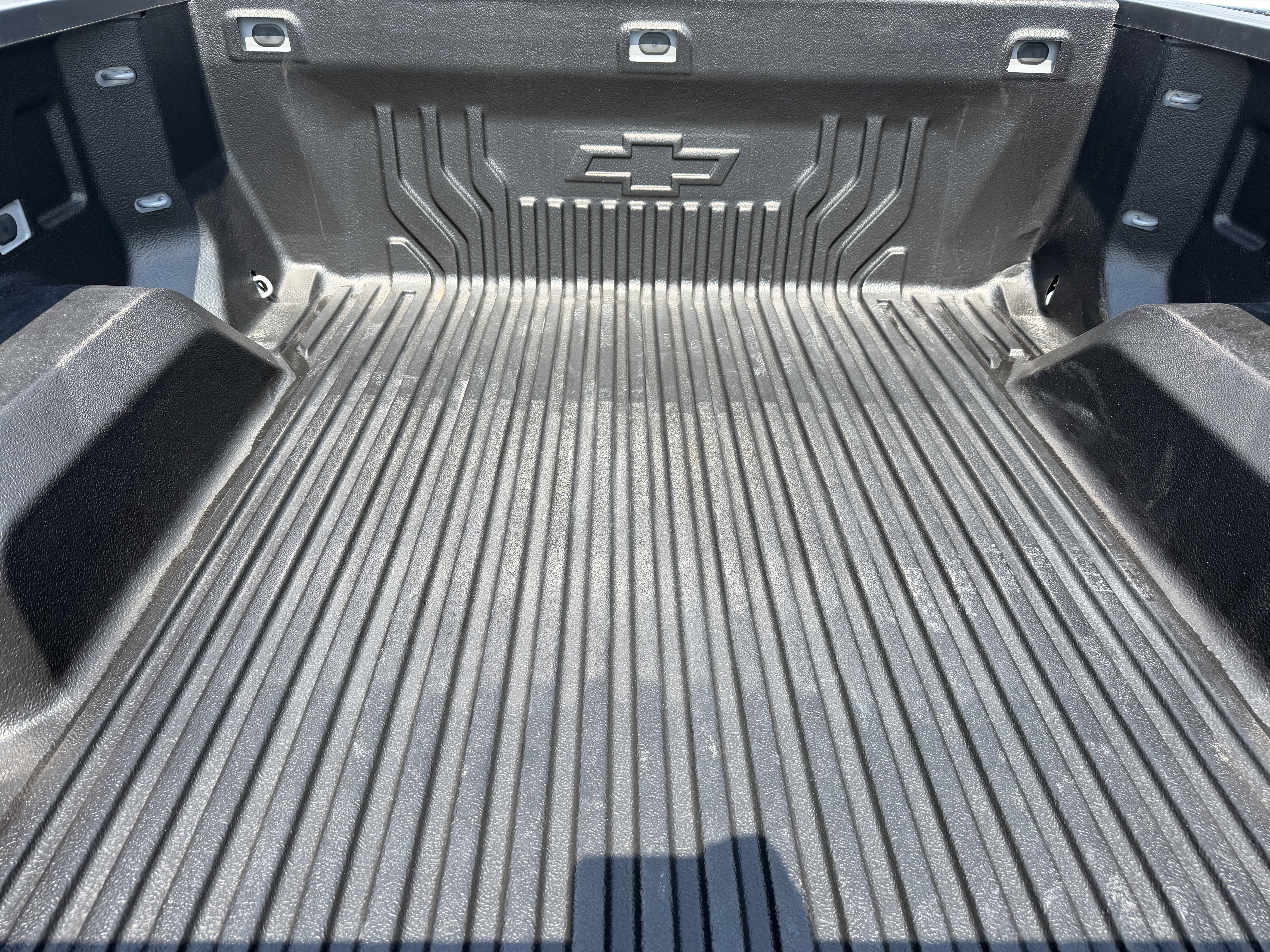 Used 2024 Chevrolet Silverado 1500 LT AWD/4WD image 9