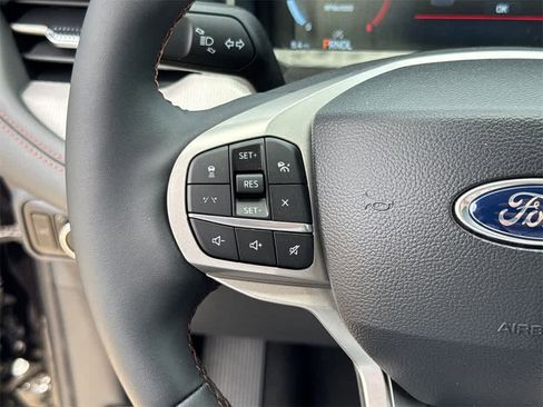 New 2025 Ford Explorer Active image 23