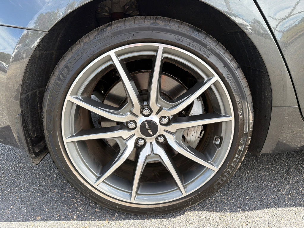 Used 2025 Genesis G70 2.5T RWD image 17