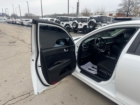 Used 2019 Kia Optima LX image 13