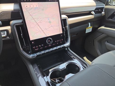 New 2026 GMC Yukon XL Elevation w/ Elevation Premium Package AWD/4WD image 36