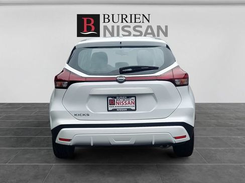 Used 2024 Nissan Kicks S FWD image 4