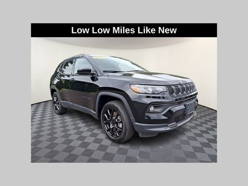 Used 2023 Jeep Compass Latitude AWD/4WD image 1