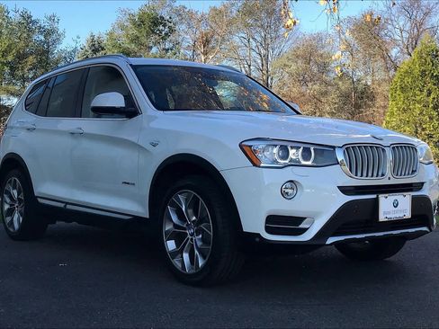 Used 2017 BMW X3 xDrive28i image 2