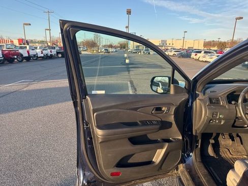 Certified 2023 Honda Passport EX-L image 9