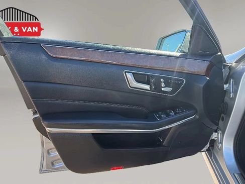 Used 2014 Mercedes-Benz E 350 Sedan image 29