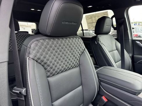 New 2026 GMC Acadia Denali w/ Super Cruise Package FWD image 26